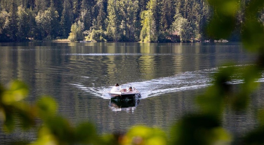 Lakeside Heffley Hideaway