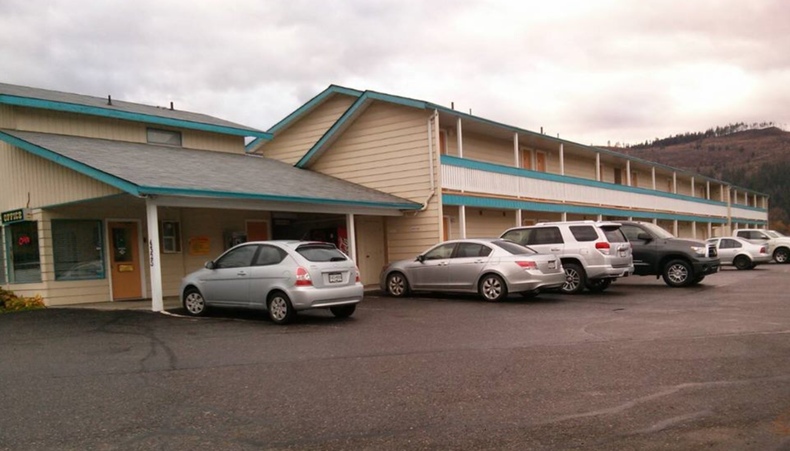 Y5 Motel & Campground