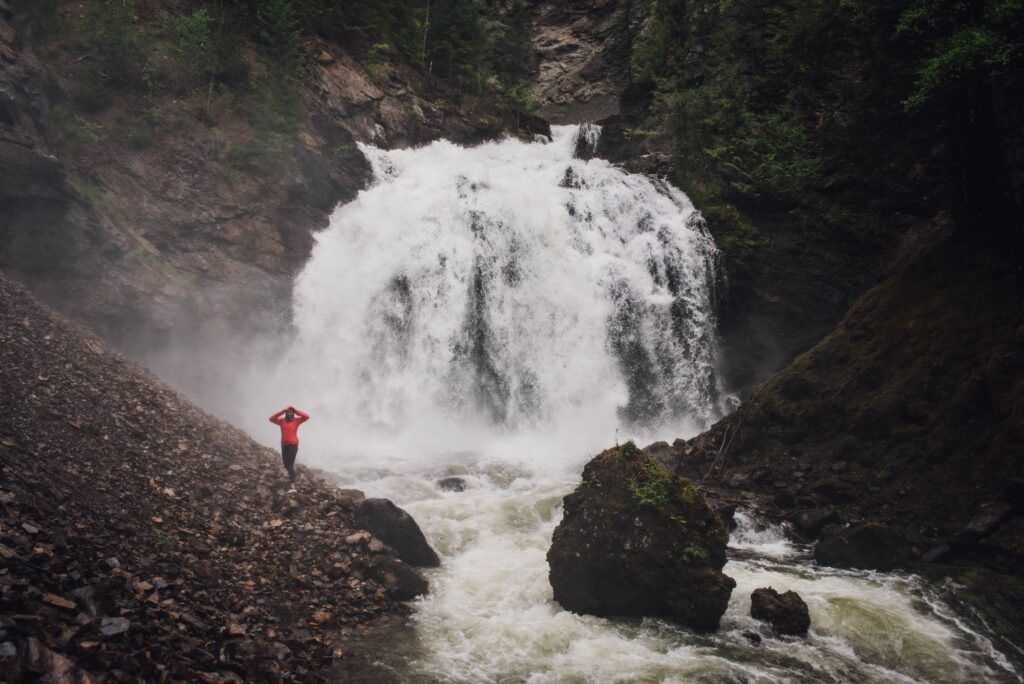 McDiarmid Falls │ Holly Louwerse Photography