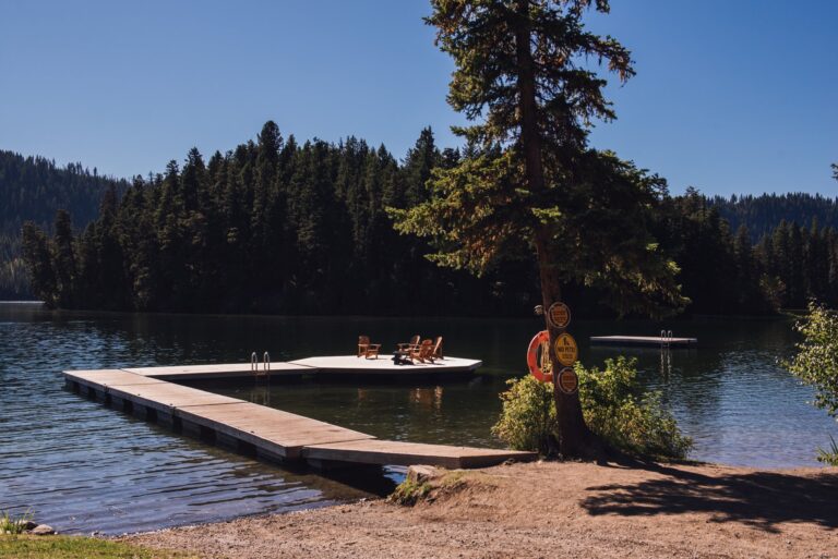 12 Uncrowded Lakes to Stay and Play at in British Columbia - Land of ...