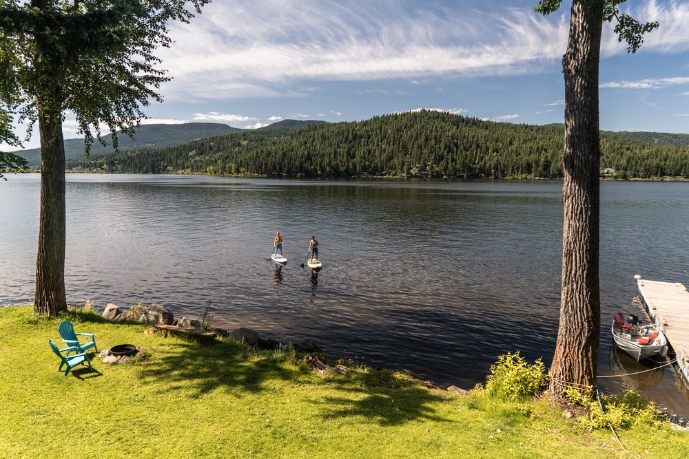 couples in South Point Resort on Canim Lake