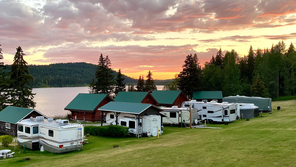 Martens Resort on Timothy Lake during sunset.